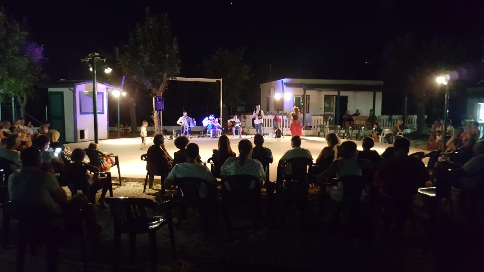 Mattinata Camping Exteriér fotografie